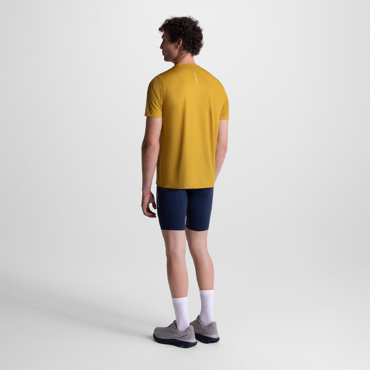 MODEL-BACK