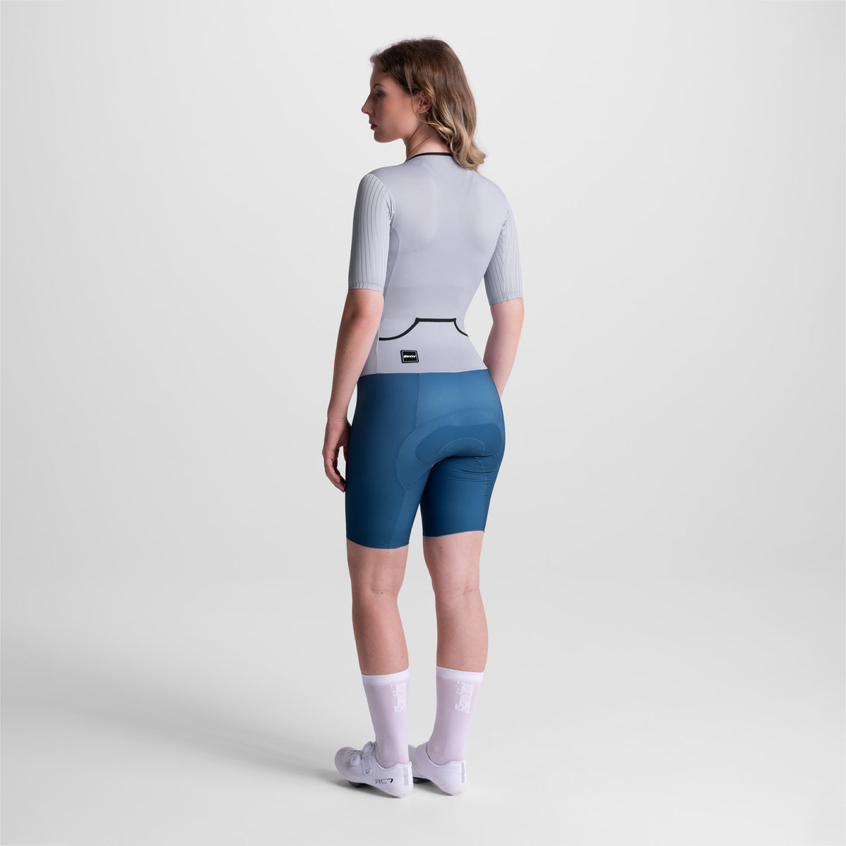 MODEL-BACK