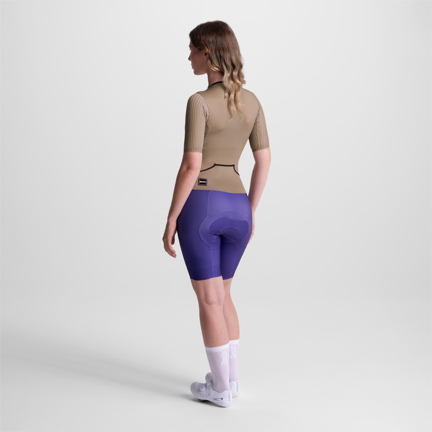 MODEL-BACK
