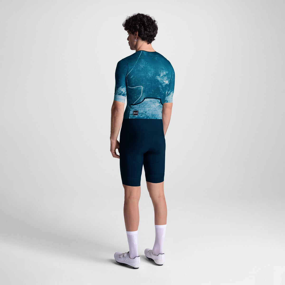 MODEL-BACK