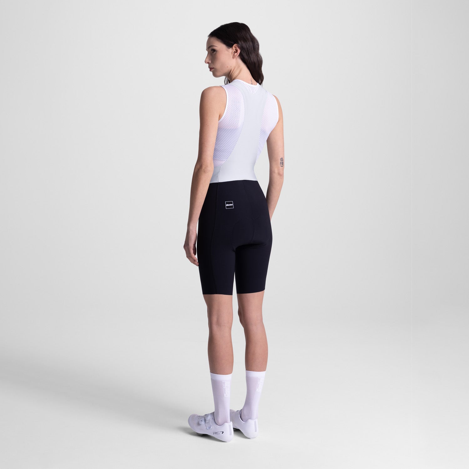 MODEL-BACK